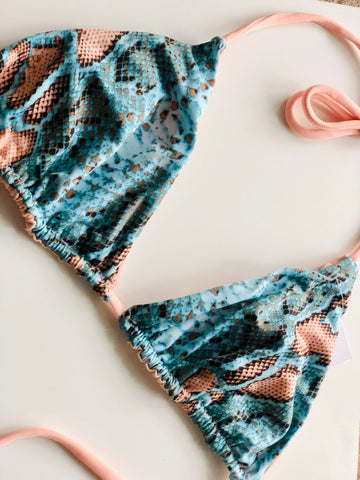 SNAKE TRIANGLE TOP